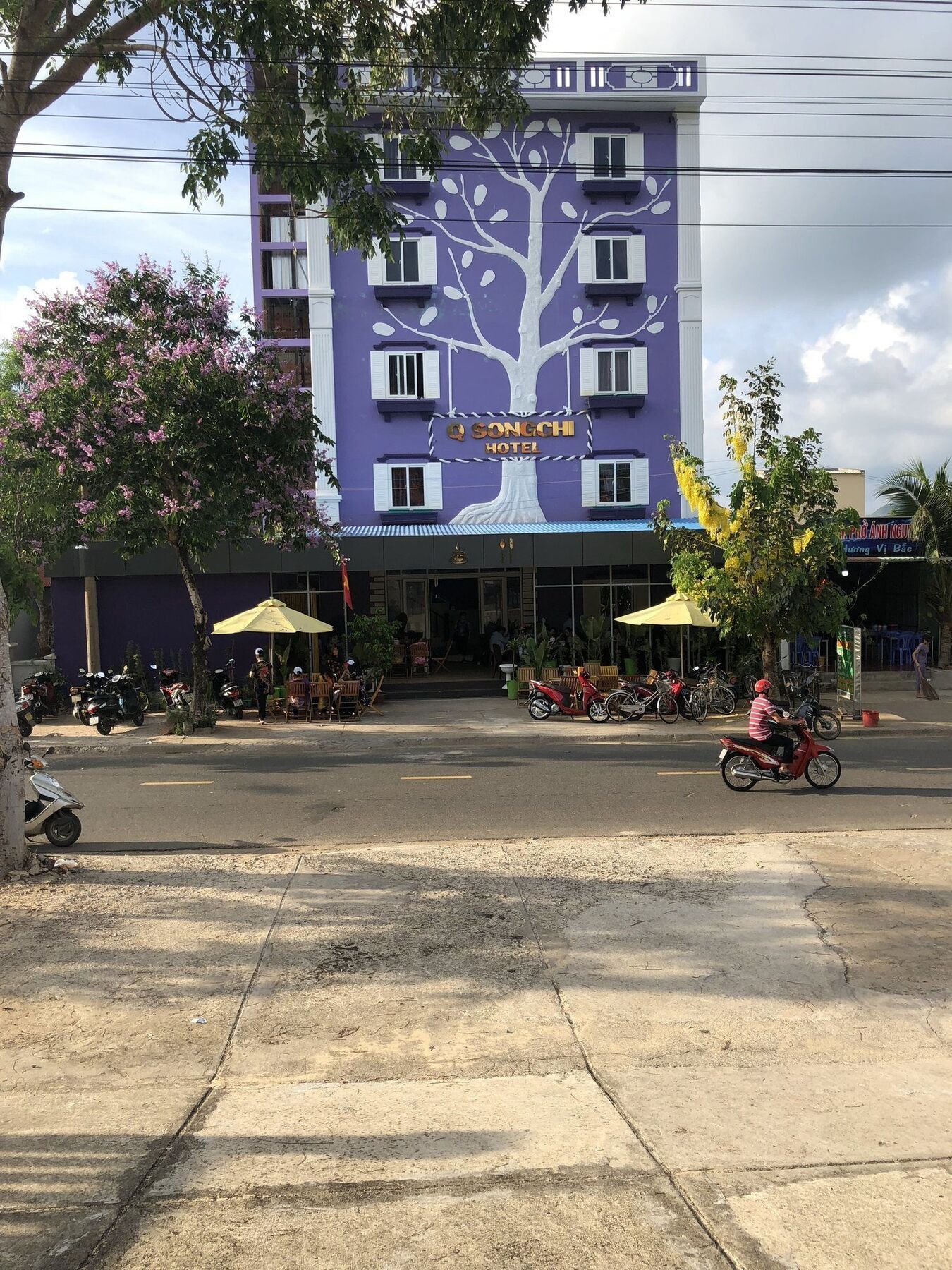 Q Songchi Hotel Chi Khu Co Ong 외부 사진